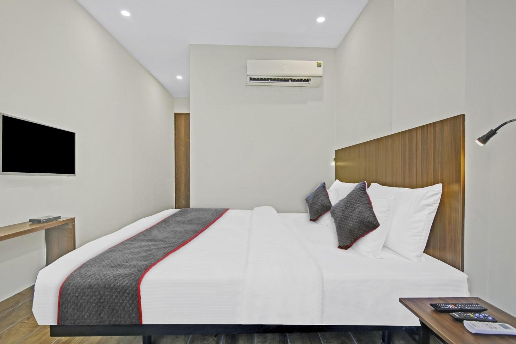Townhouse Golden Frame Hotel Ghaziabad Exterior foto