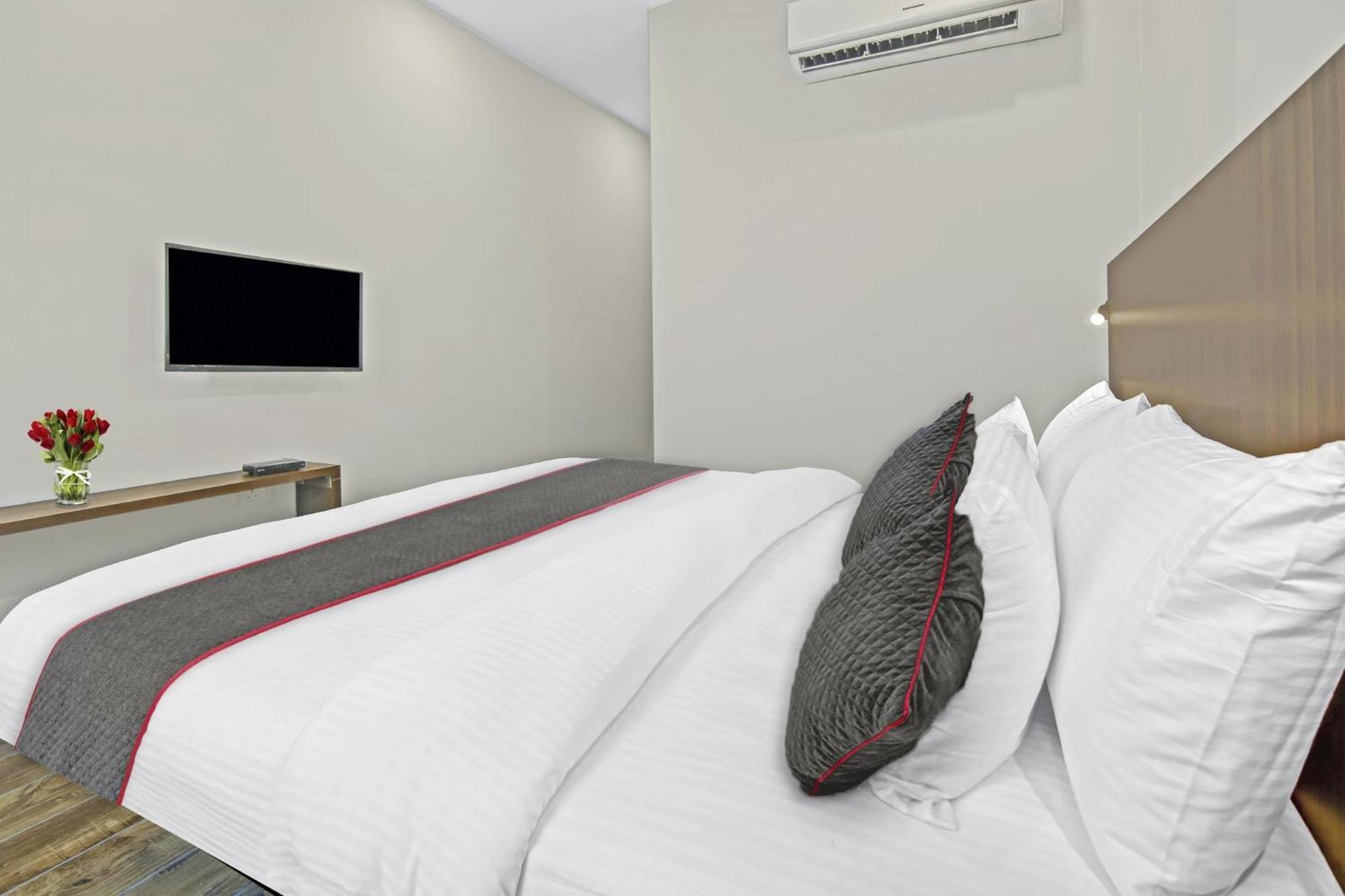 Townhouse Golden Frame Hotel Ghaziabad Exterior foto