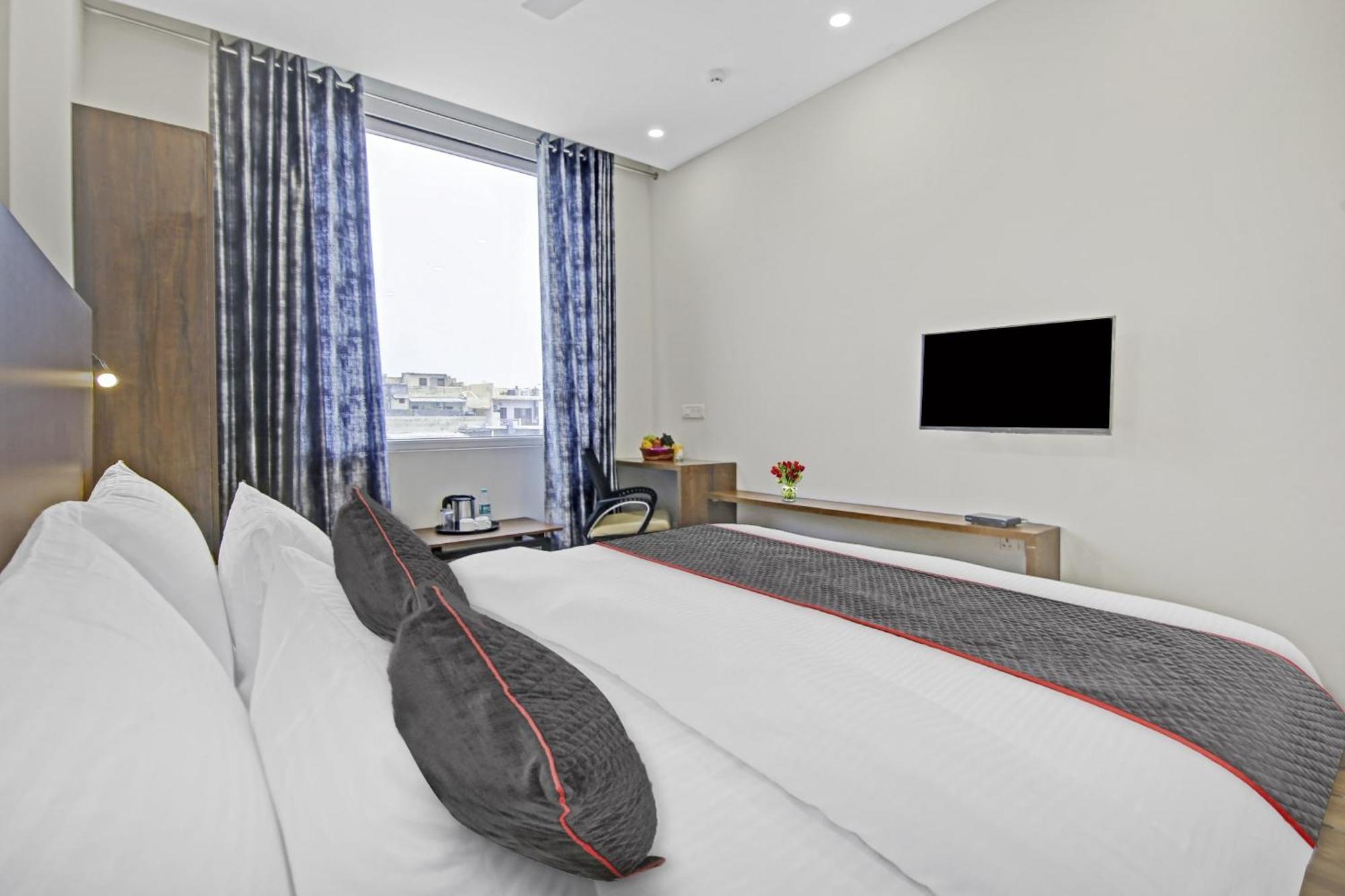 Townhouse Golden Frame Hotel Ghaziabad Exterior foto
