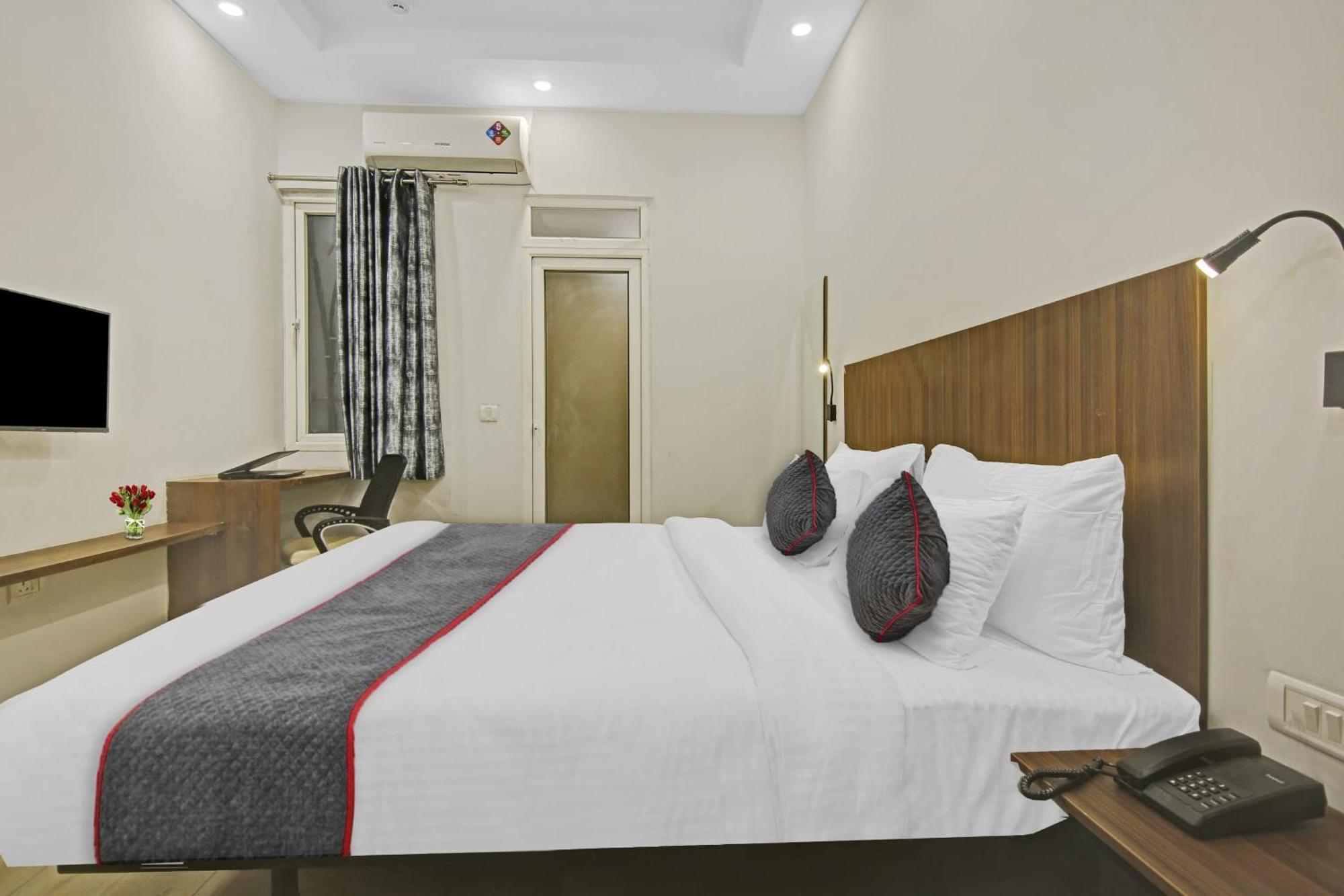 Townhouse Golden Frame Hotel Ghaziabad Exterior foto