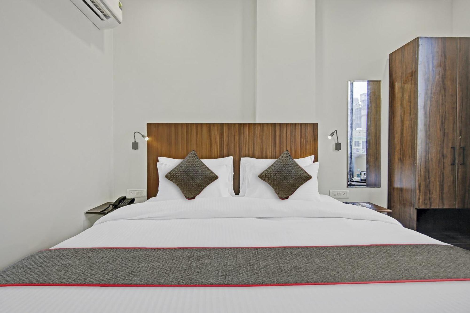 Townhouse Golden Frame Hotel Ghaziabad Exterior foto