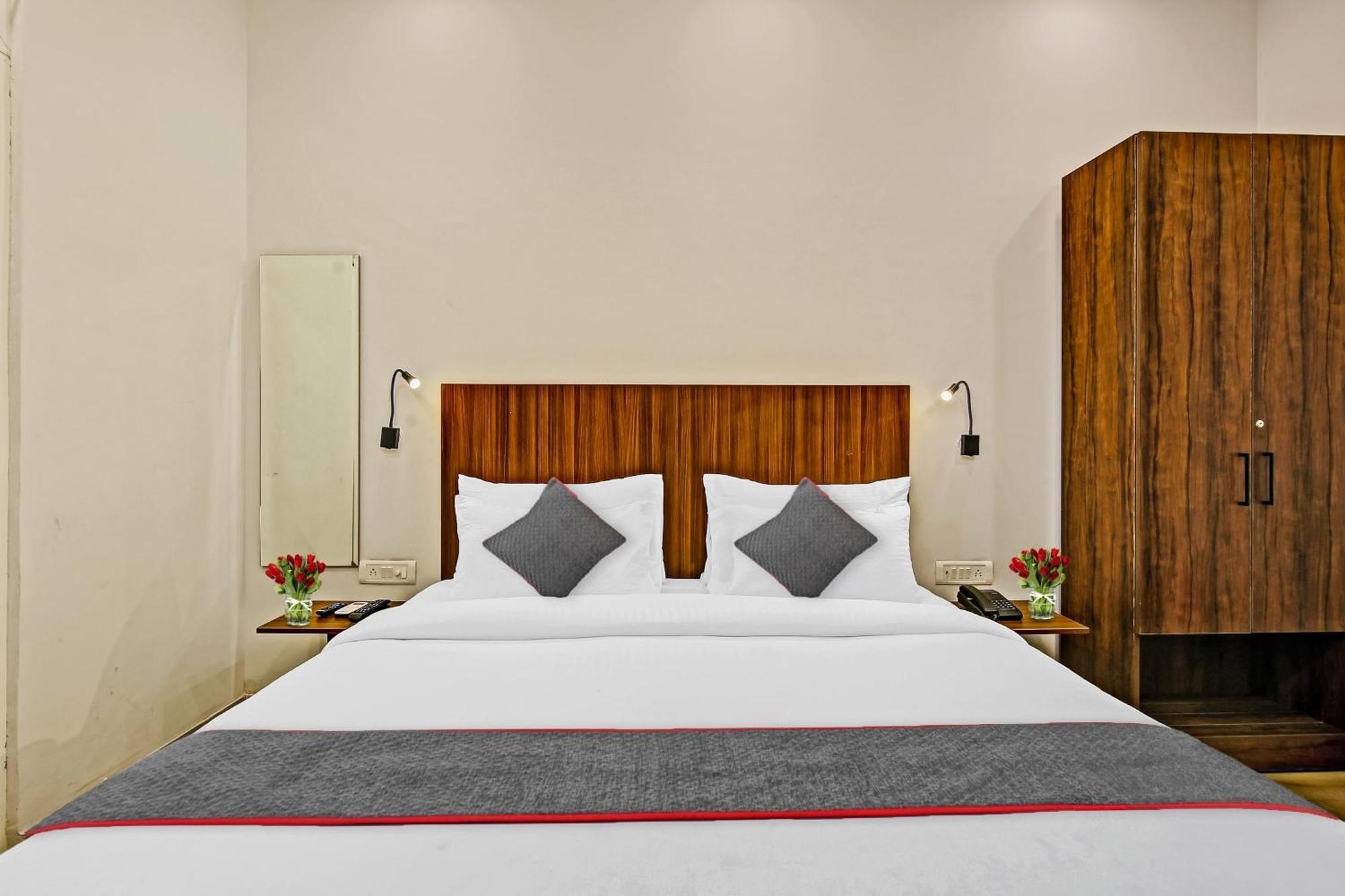 Townhouse Golden Frame Hotel Ghaziabad Exterior foto