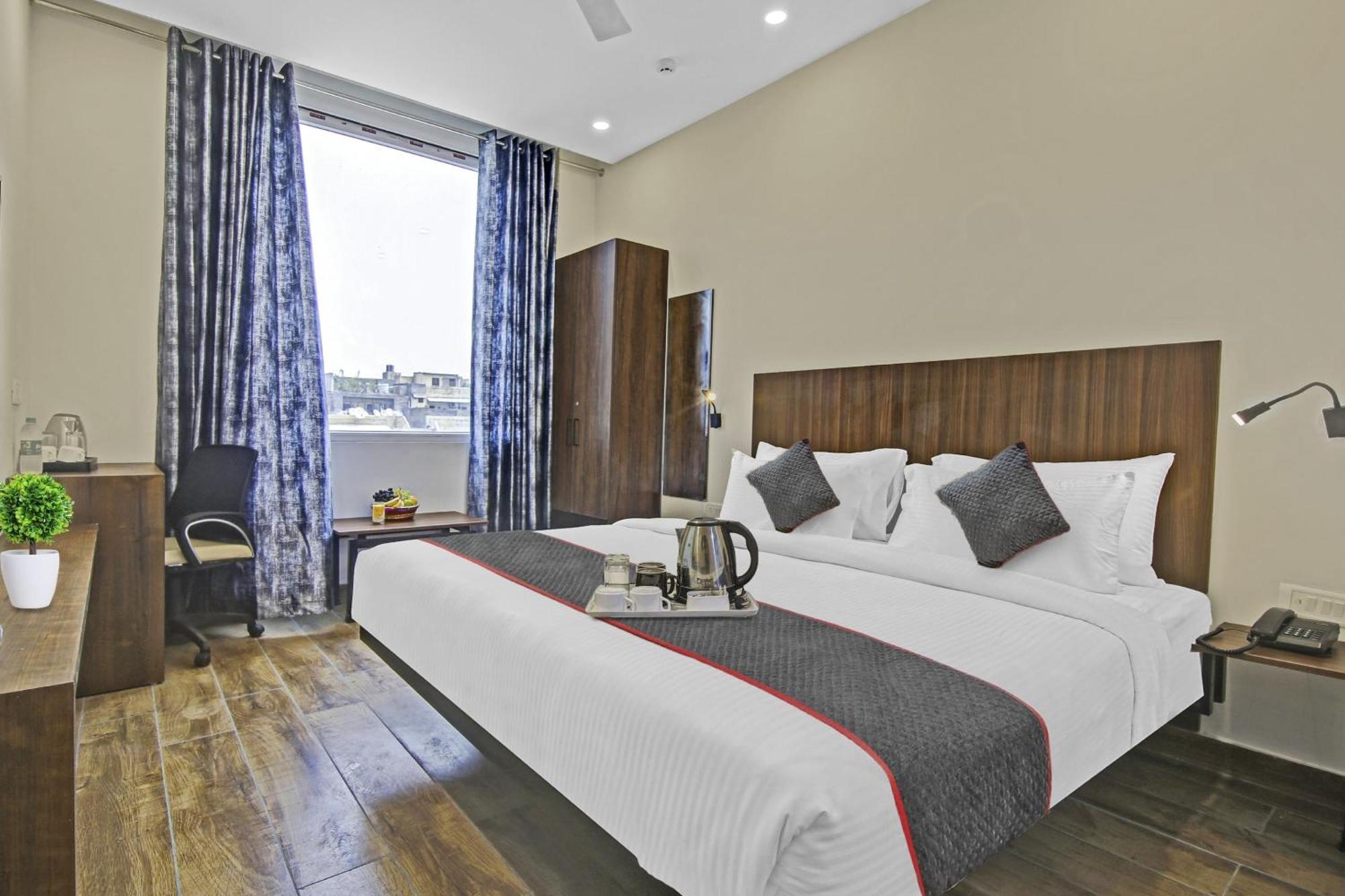 Townhouse Golden Frame Hotel Ghaziabad Exterior foto