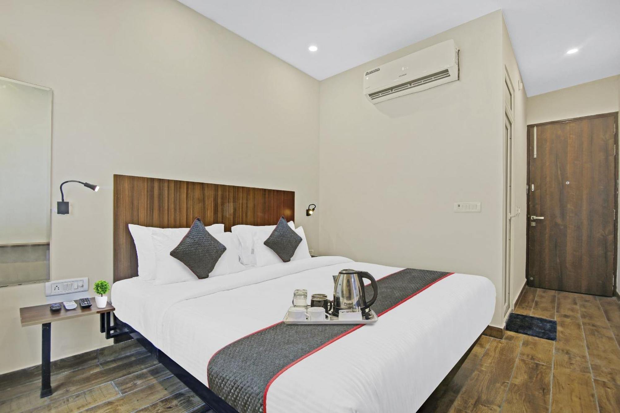 Townhouse Golden Frame Hotel Ghaziabad Exterior foto