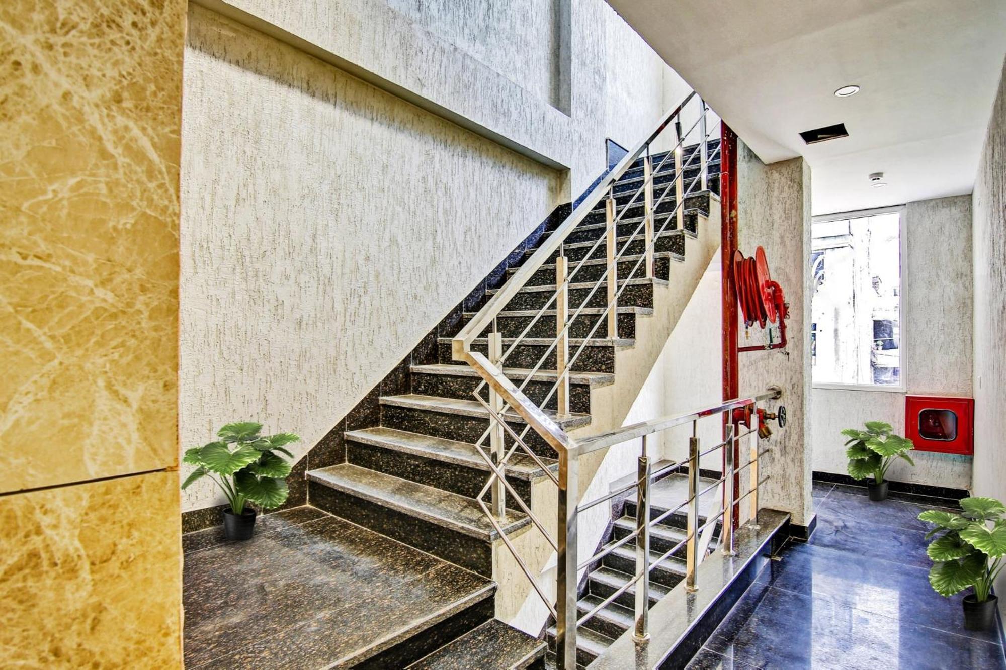 Townhouse Golden Frame Hotel Ghaziabad Exterior foto
